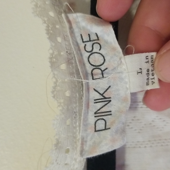 Laced Floral Designed Top - Picture 4 of 4